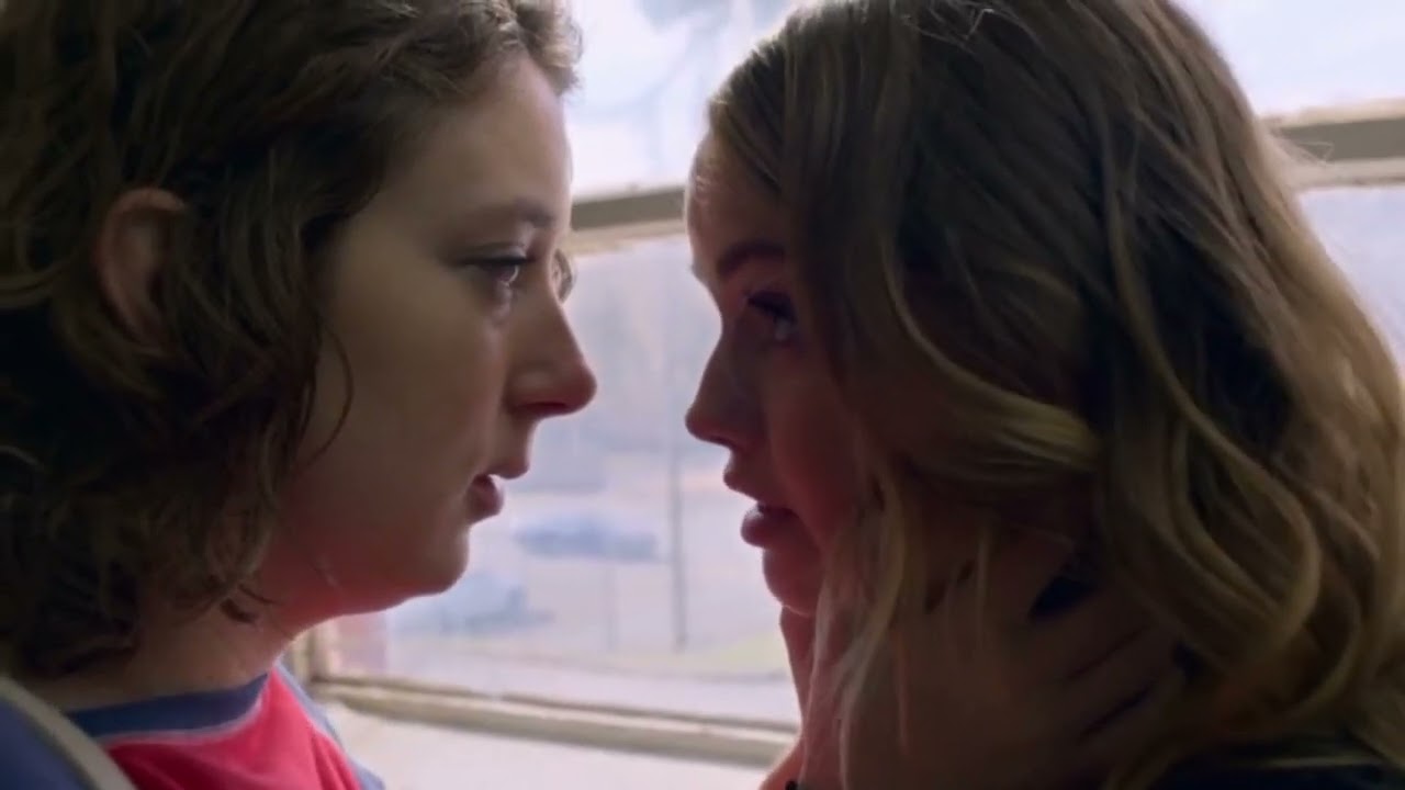 beijo l&eacute;sbico entre amigas