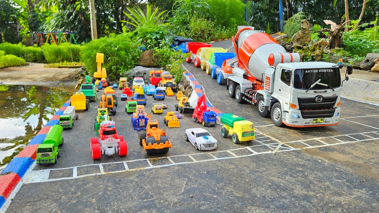 MAINAN Mobil Truk Molen Panjang Bongkar Mobil Mobilan Truk Molen, Forklift, Buldoser, Truk Tambang 