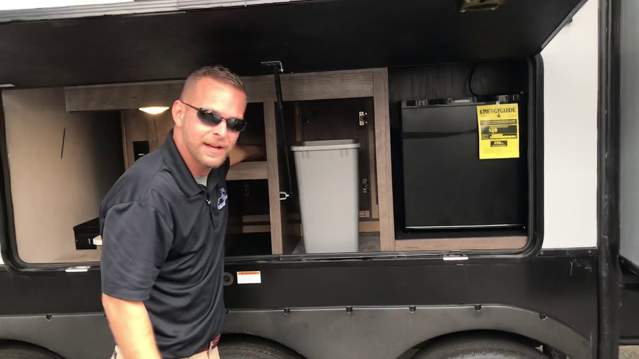 2019 Heartland Cyclone 4005 Toy Hauler @ Bluegrassrv.com