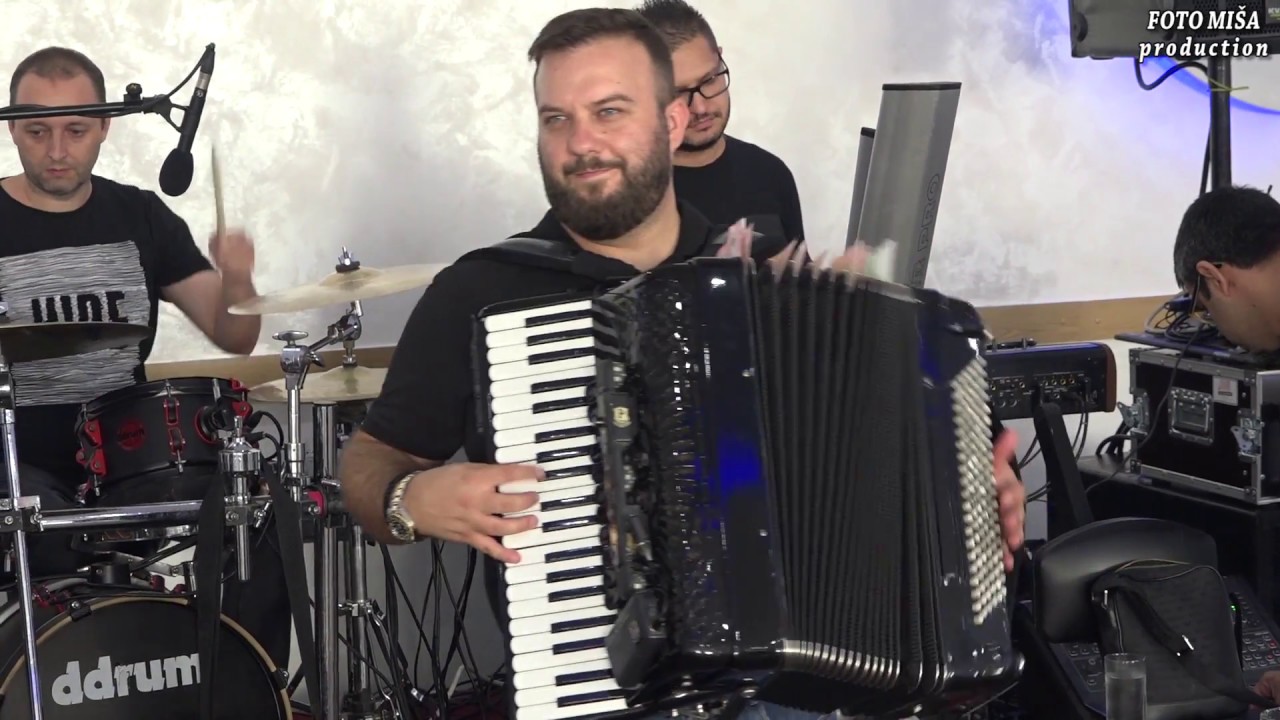 Raspaljuju Borkovi Tigrovi atmosferu-Orkestar Borka Radivojevica-Splet kola za igru