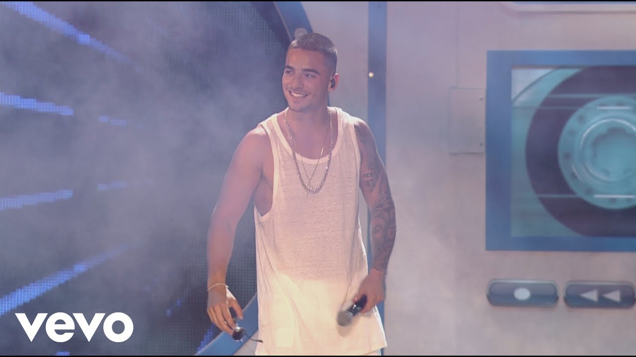 Maluma - Borro Cassette (Premios Juventud 2015)[Courtesy of Univision]