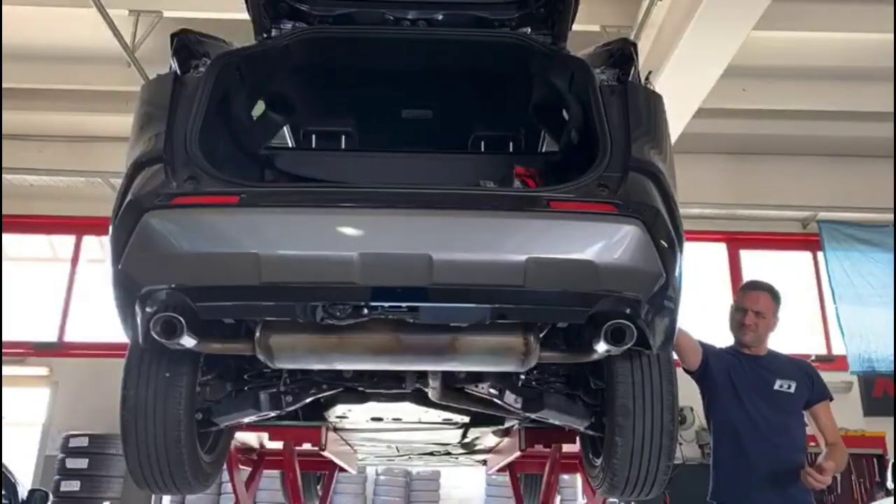 Montaggio Gancio Traino Toyota Rav 4 Hybrid da Nova Cart