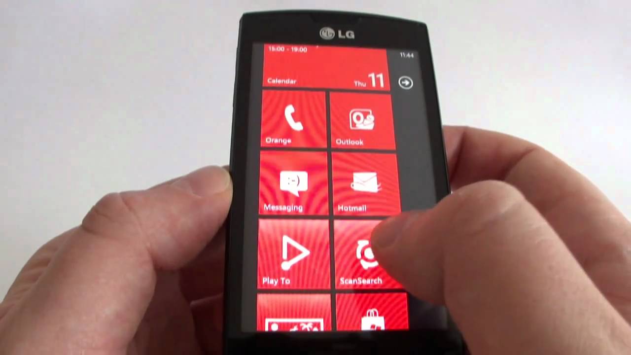 LG Swift/Optimus 7 LG-E900 hands on - Windows Phone 7