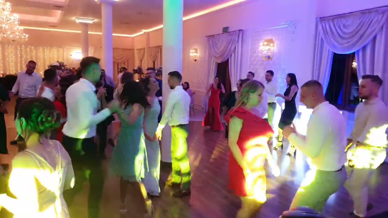 Wesele z Angel Events DJ i Wodzirejka. Ona tańczy dla mnie. Weekend.
