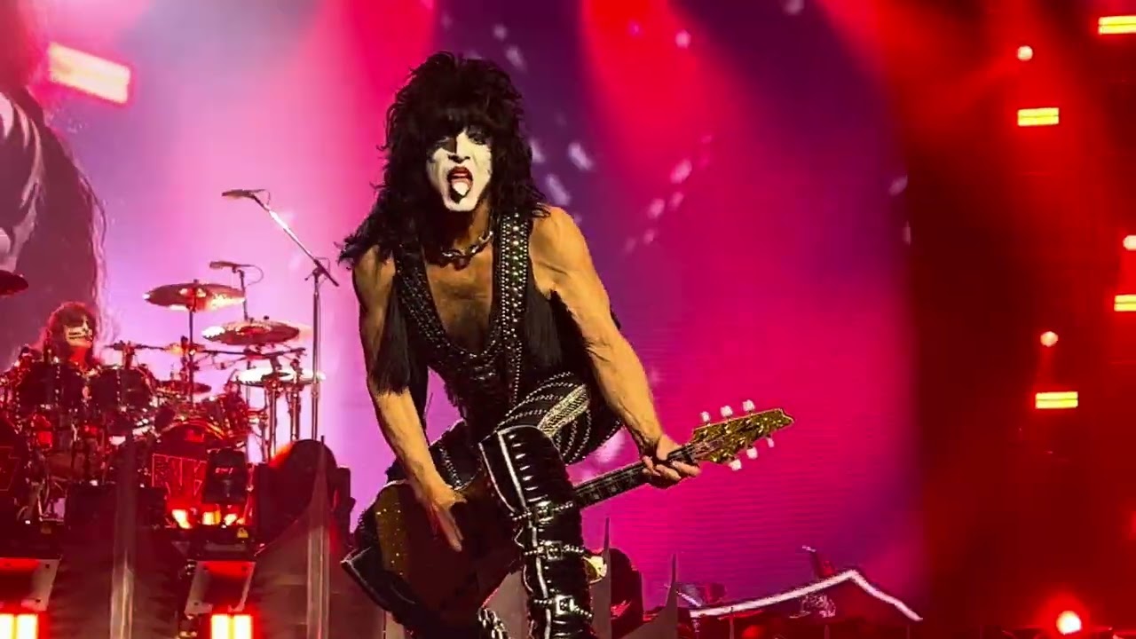 KISS Detroit Rock City/Shout It Out Loud/Deuce LIVE In Chicago!! Front Row Center POV 11/27/2023