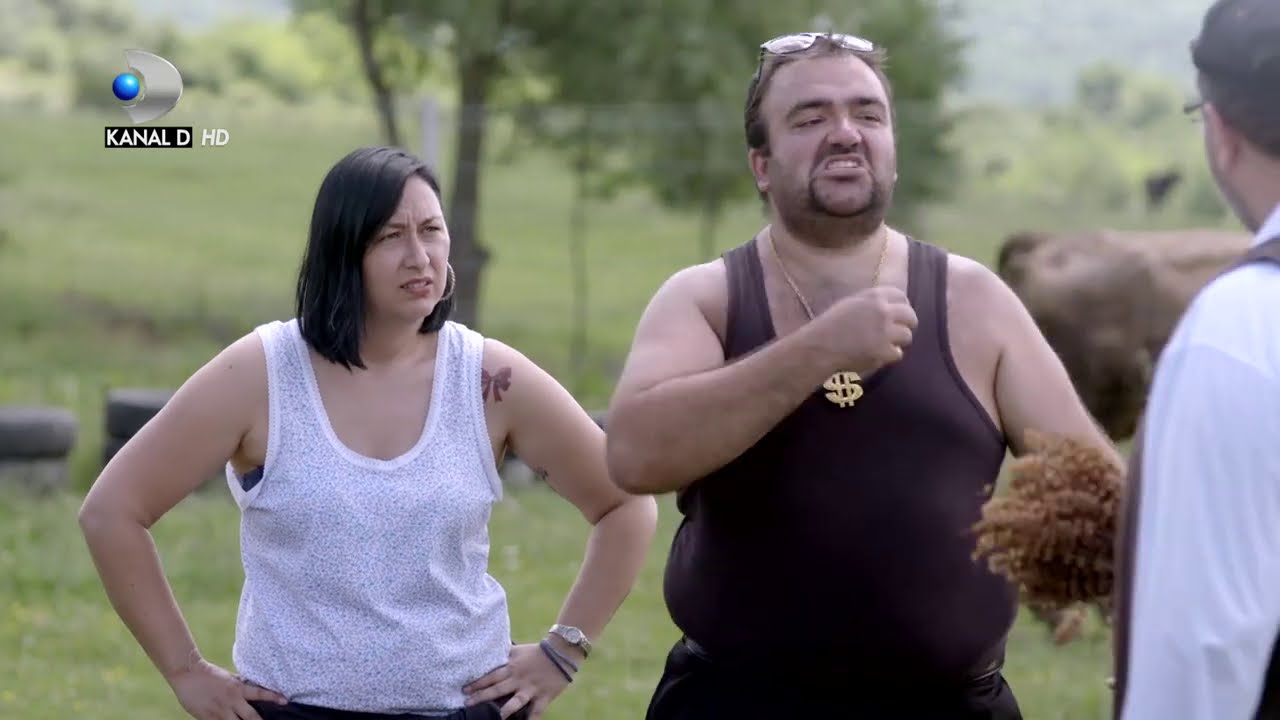 Moldovenii - Preotul si dascalul au ajuns de rasul satului! Cutitarul i-a...