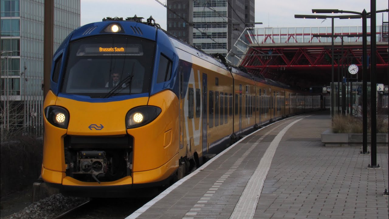 ICNG-B 3317 + ICNG 3142 vertrekken uit Almere Centrum!