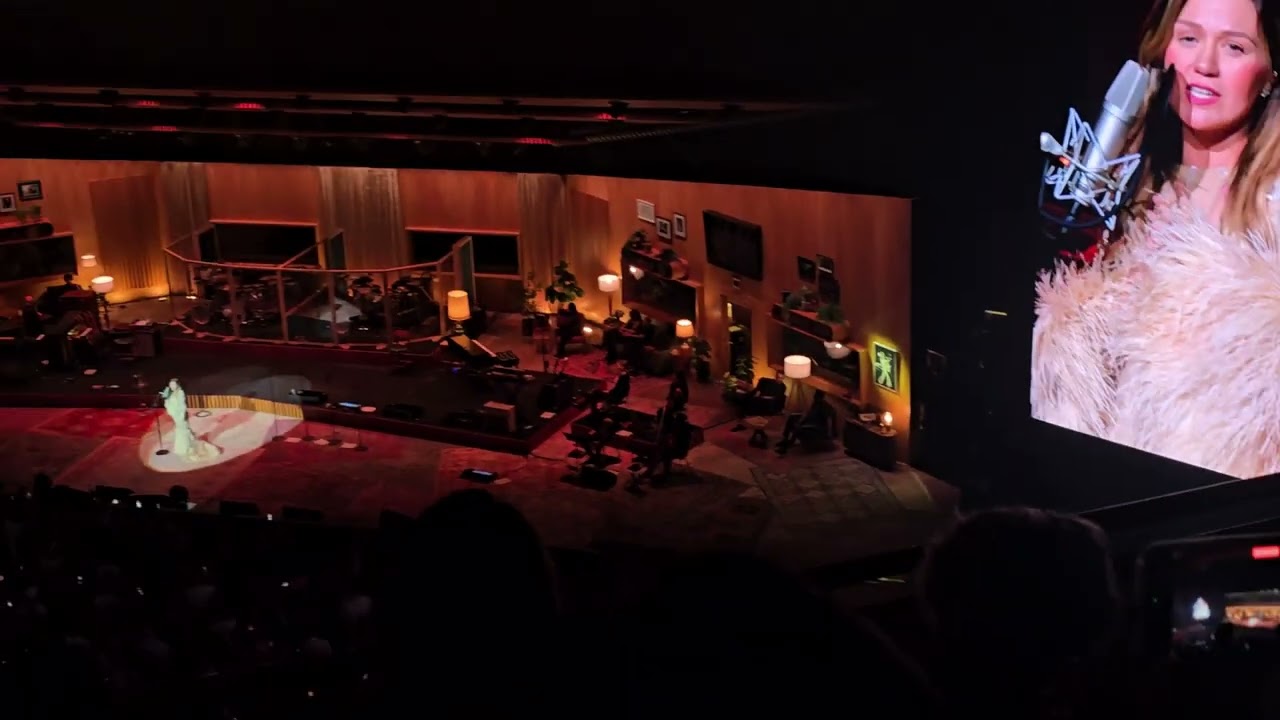 I Will Always Love You  - Kelly Clarkson live at Las Vegas - Kelly Clarkson: Studio Sessions
