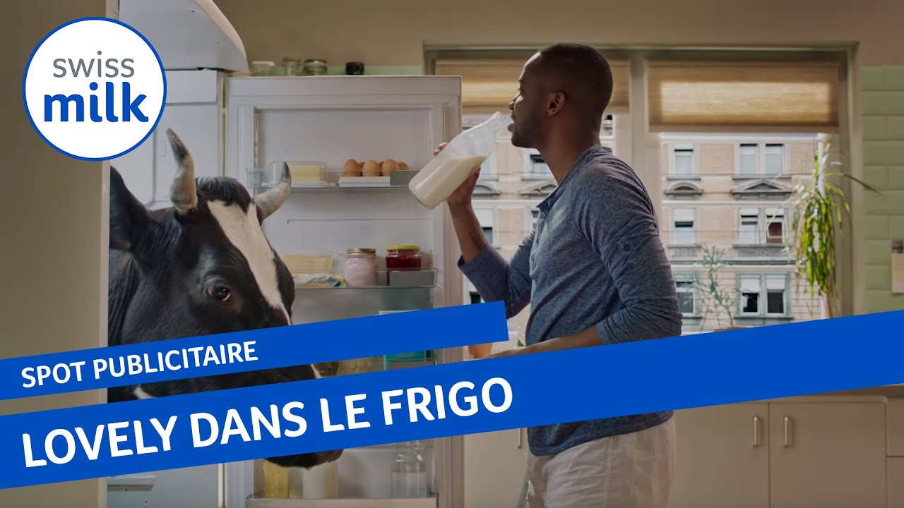 La vache Lovely apparaît dans un frigo | Spot publicitaire | Swissmilk (2019)