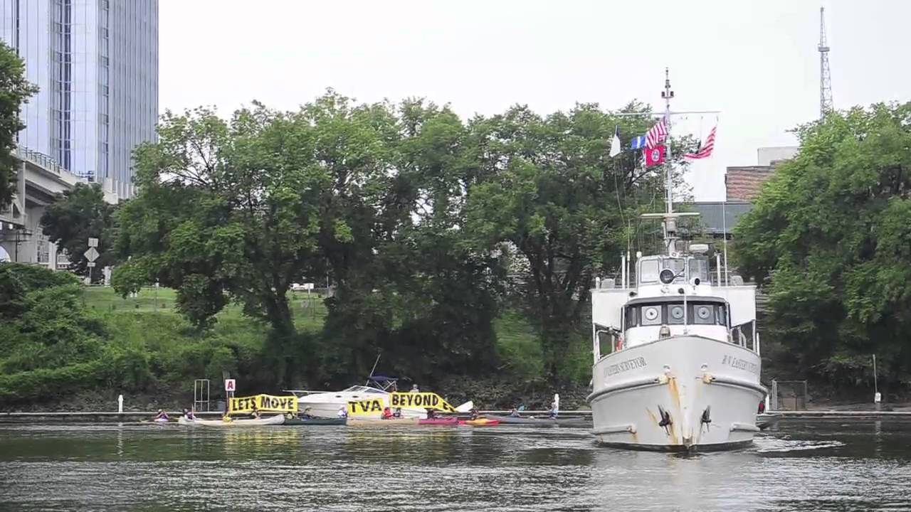 Kayakers protest in Cumberland River