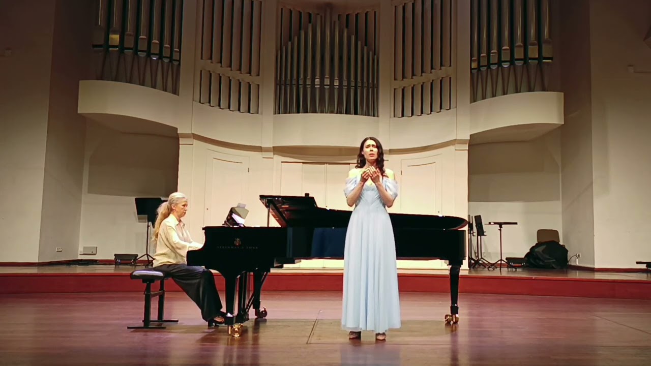 4. W.A. Mozart - aria Hrabiny Porgi amor z II aktu opery Wesele Figara (Żanna Rudaja)
