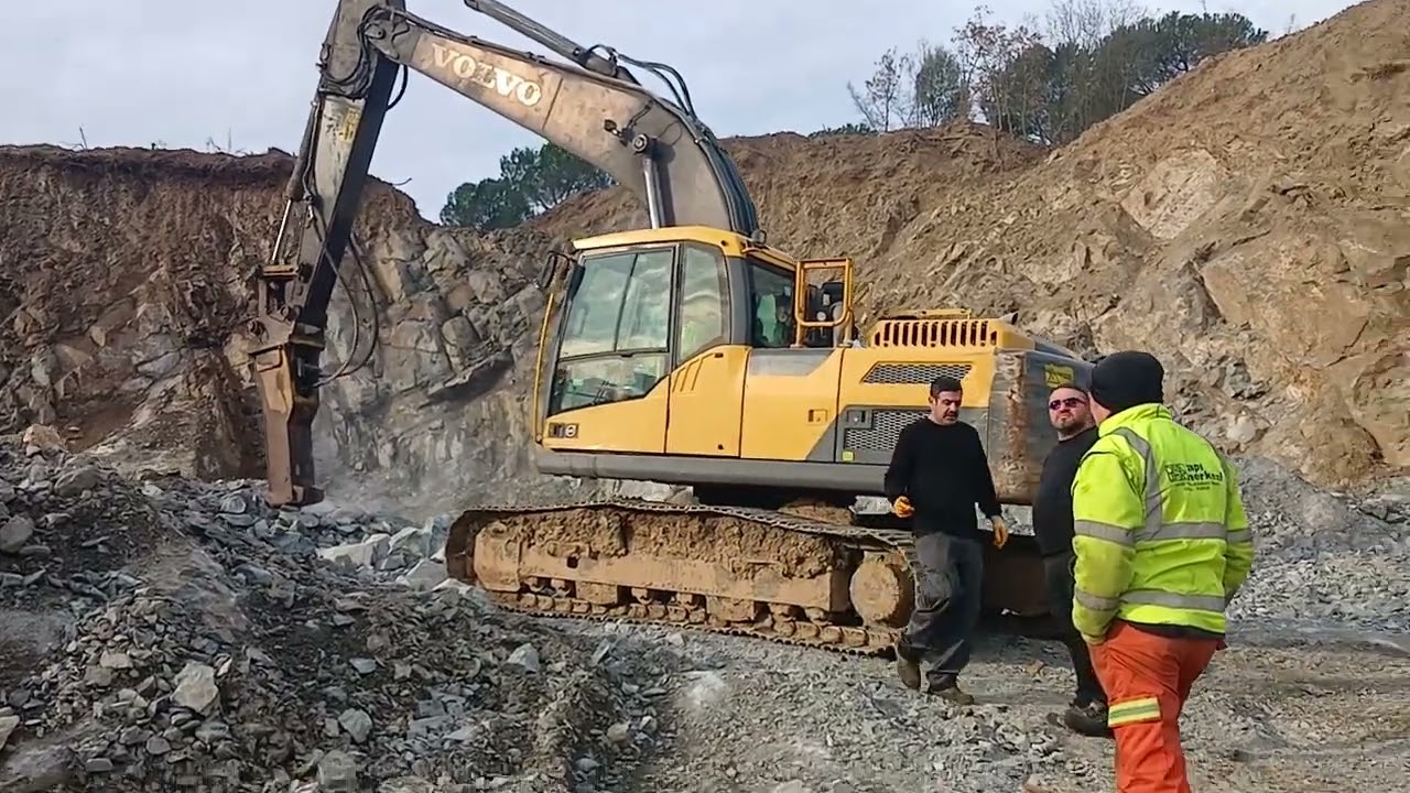 VOLVO EC 220 DL & ATLAS COPCO EPİROC 1500