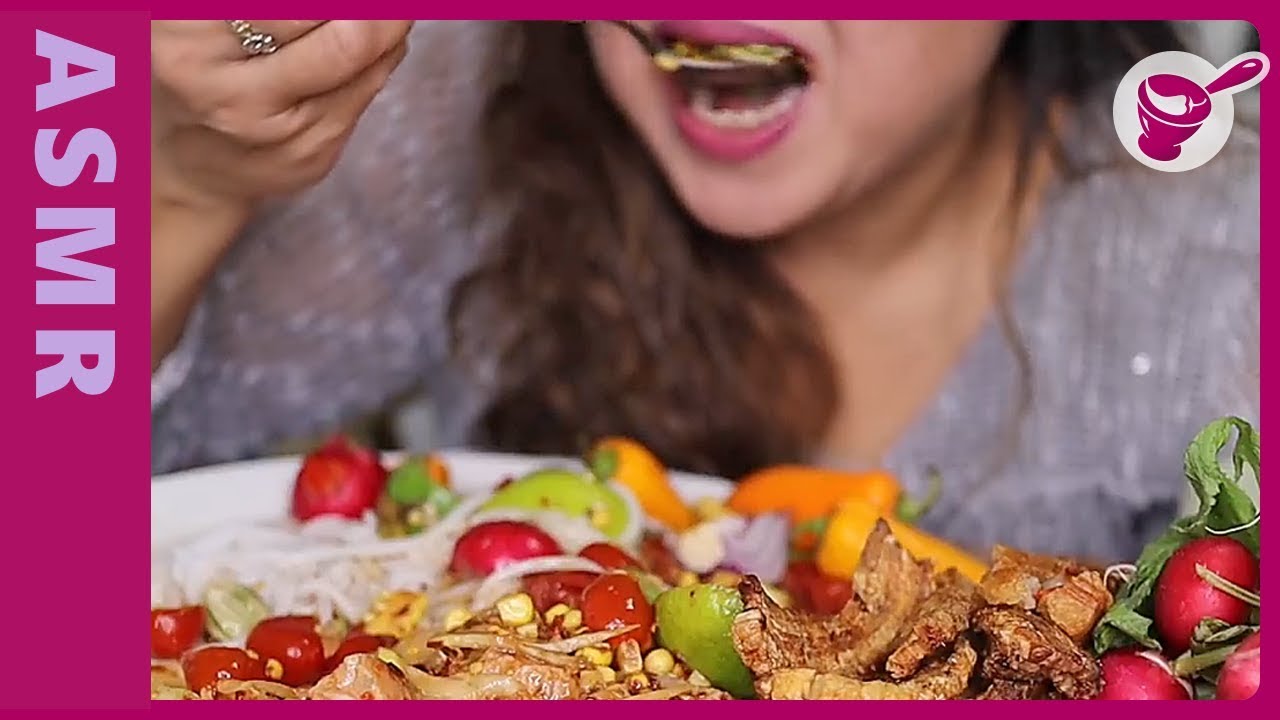 ASMR (eating no talking ) ส้มตำปลาร้าหมูกรอบ  ⚠️  papaya salad with crispy pork | yainang