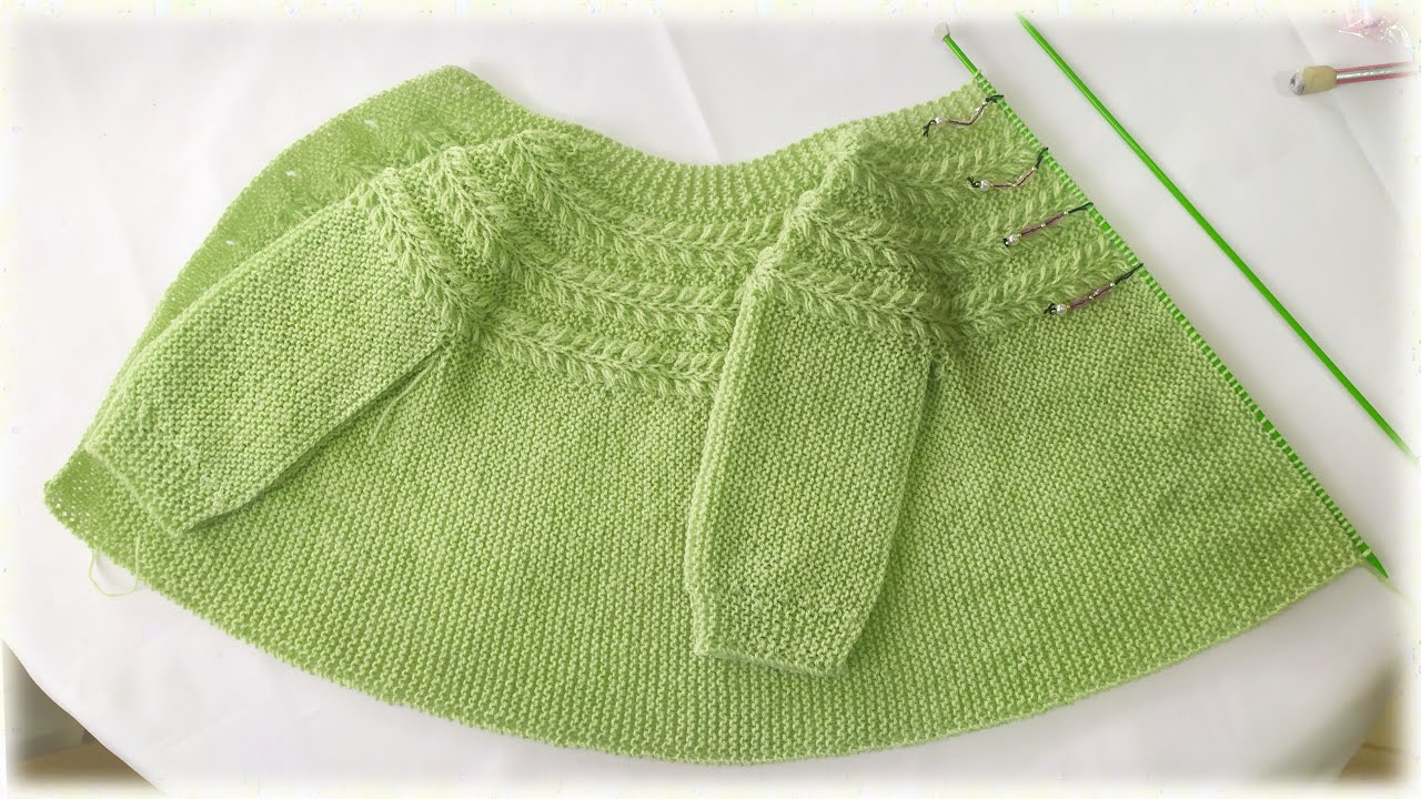 CARDIGAN EN DOS AGUJAS TEJIDO EN LA VERTICAL ROMA ANTIGUA 1 AÑO