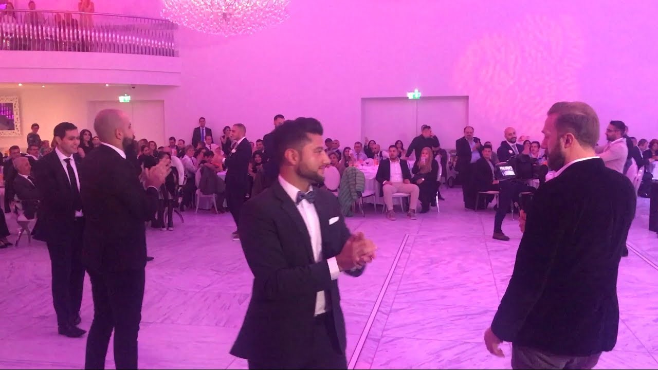 Cokertme Zeybegi - Hollandali Genclerin zeybek gosterisi