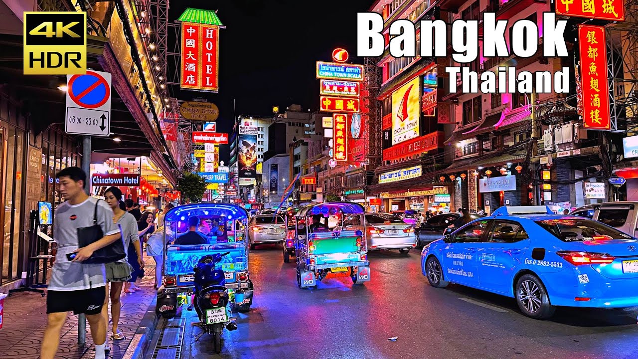Walking in Bangkok City 🥮 Chinatown Night Market [4K HDR]