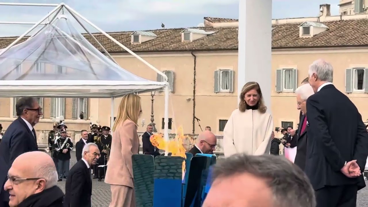 Accensione della Fiamma Olimpica al Quirinale con le Frecce Tricolori: uno spettacolo unico