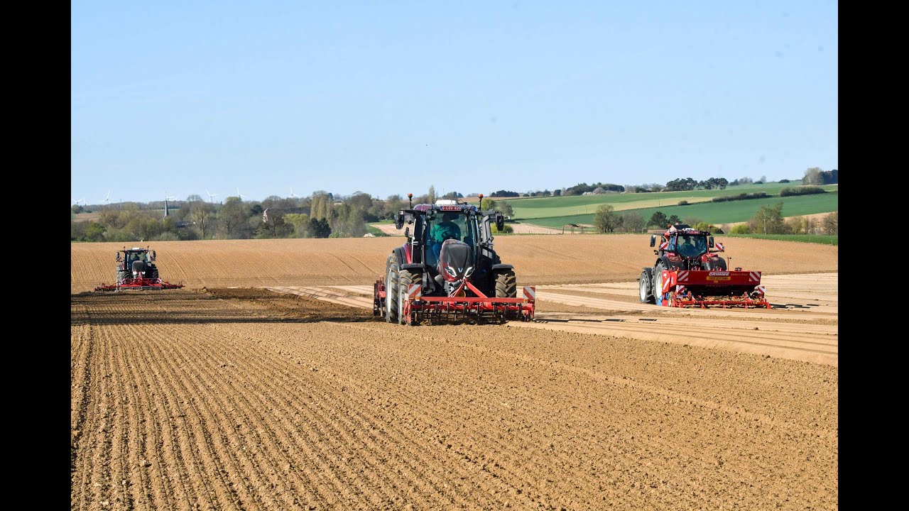 Plantation des pommes de terre 100% Valtra