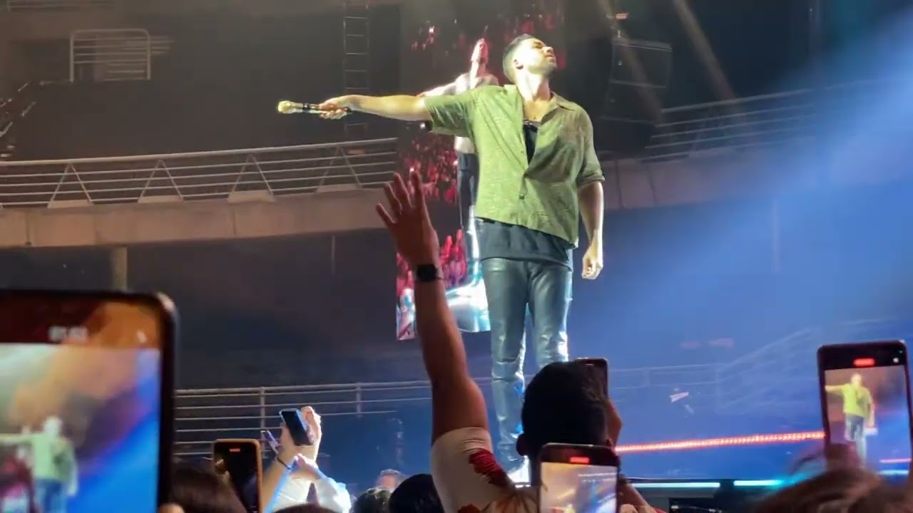El malo, amor de madre, por un segundo en vivo, romeo Santos, santiago Chile, fórmula vol 3 la gira