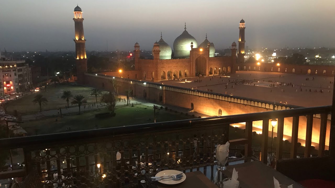 The Best Restaurant in the world - Haveli Restaurant, Lahore, Pakistan
