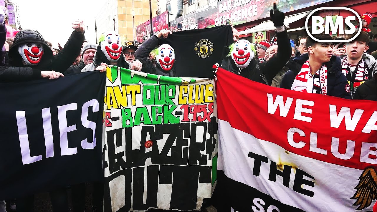 WE WANT OUR FOOTBALL CLUB BACK! 🗣 | Manchester United fans protest Glazers and Ratcliffe