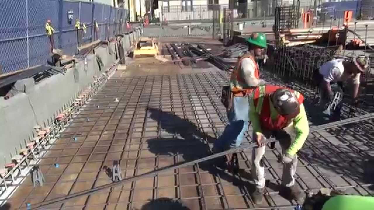 Высотное жилое здание — формирование уровня земли