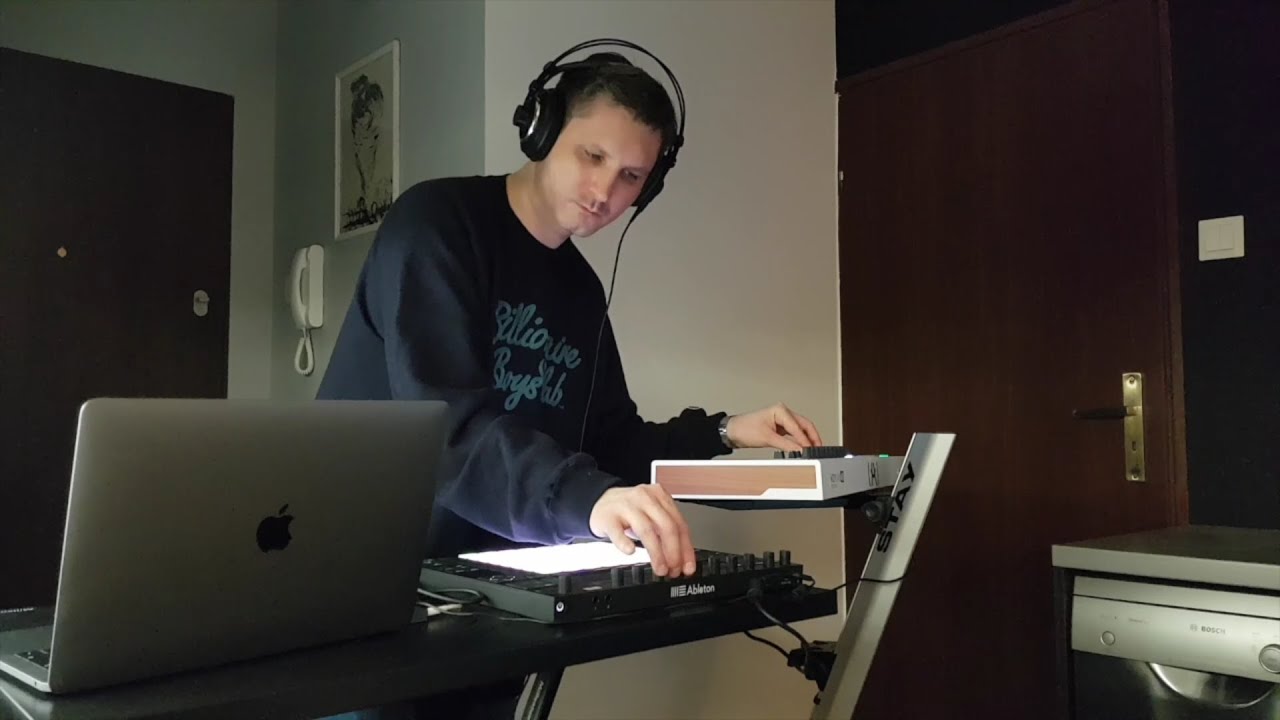 Ableton Push 2 & Arturia - Live looping by Wojciech Sitkowski