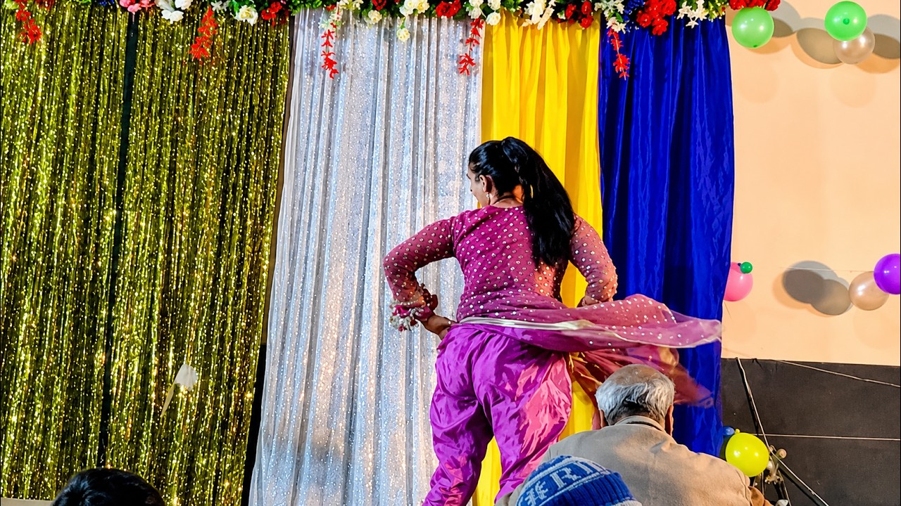 Nageena Khan Hot Rolling Mast New Stage Show Dance 2025
