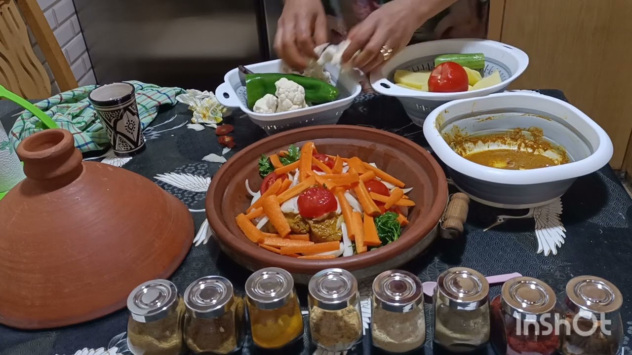 طاجين بالخضرة مخلطة وبلا ميحرق ليك من اول تجريبة جرب وردي عليا ،😋😋💯💯👍