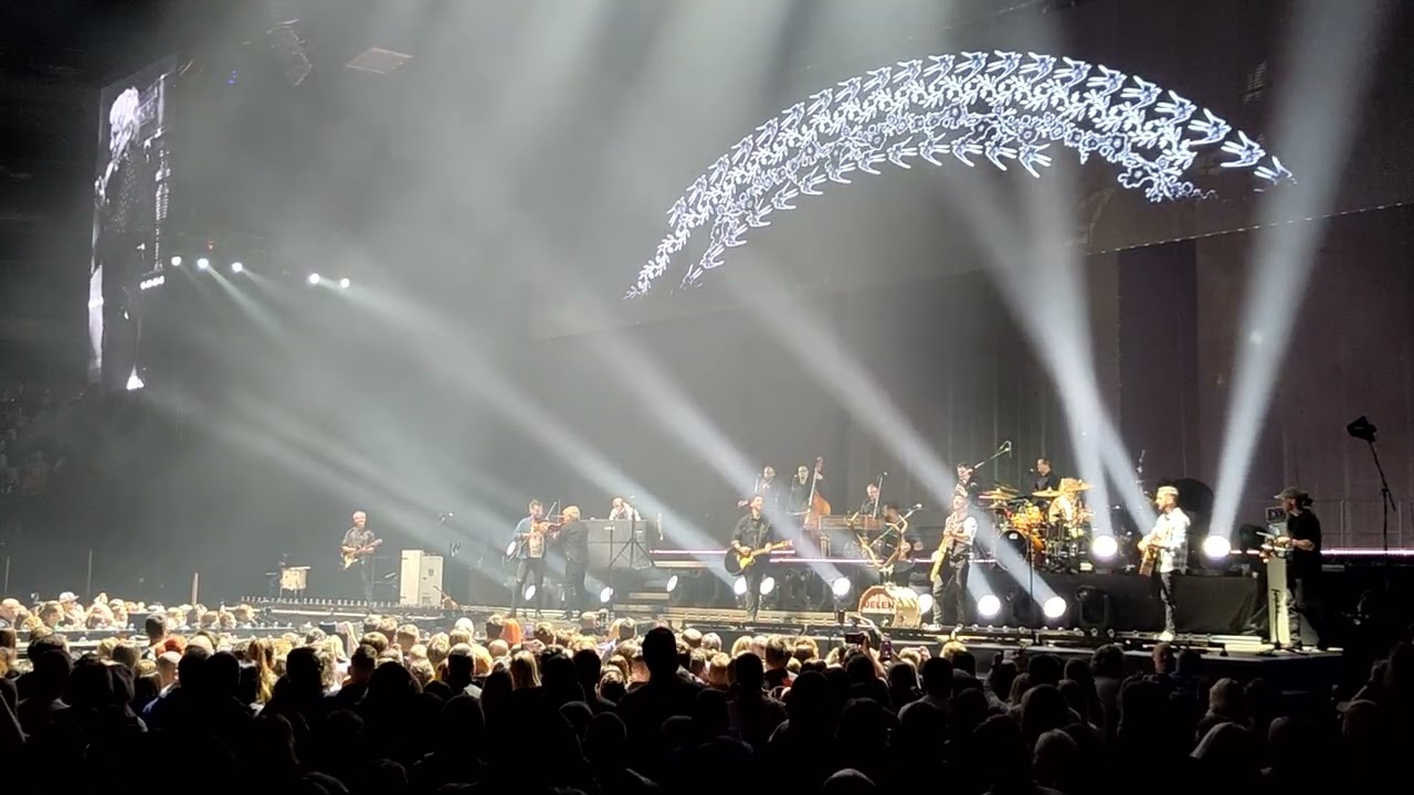 Jelen & Jiří Pavlica Hradišťan - Slunovrat (Live - O2 Aréna)