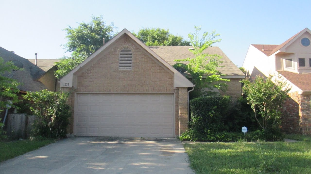 Houses for Rent in Fort Worth TX: Lewisville House 3BR/2BA by Property Manager in Fort Worth
