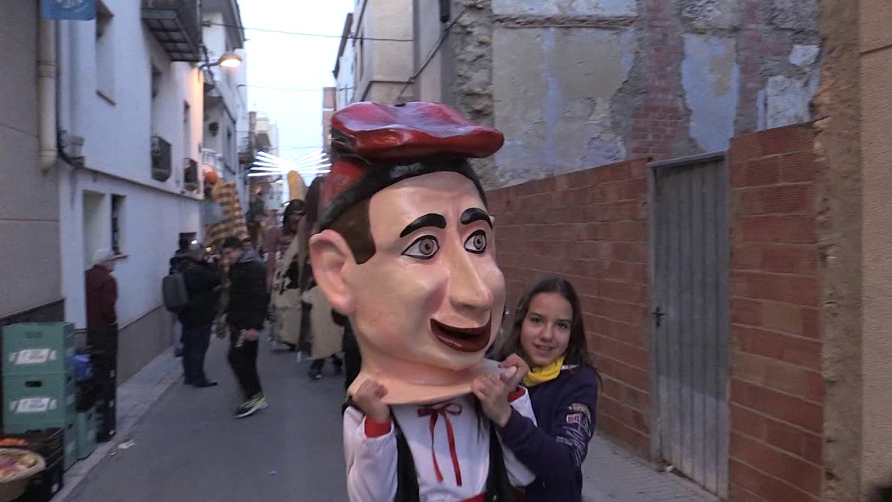 Anem de Festa: Cercavila amb els gegant del Perelló