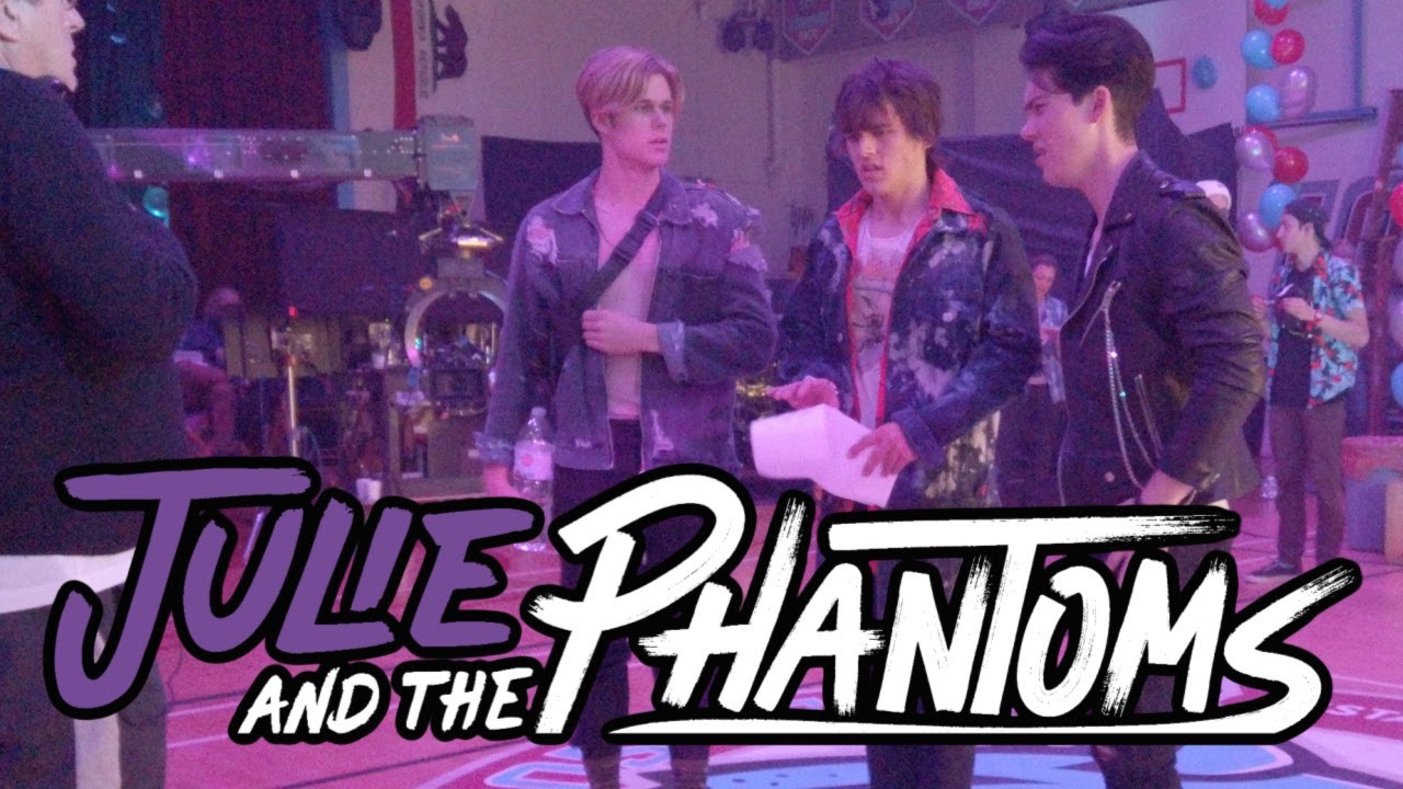 Julie and the Phantoms BTS | The Boys Show Up Late for Julie