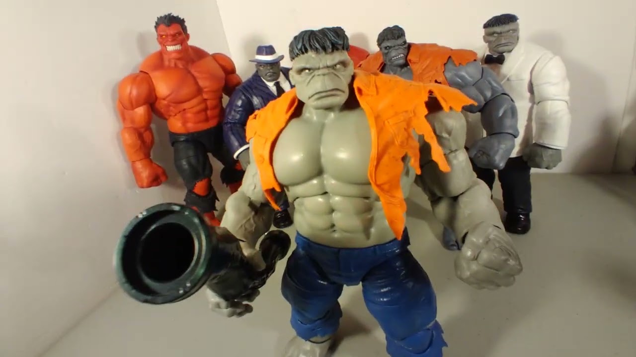 ACTION FIGURE OBSESSION! Hasbro Marvel Legends Gray and Red Hulks in My Collection! Who's The Best?