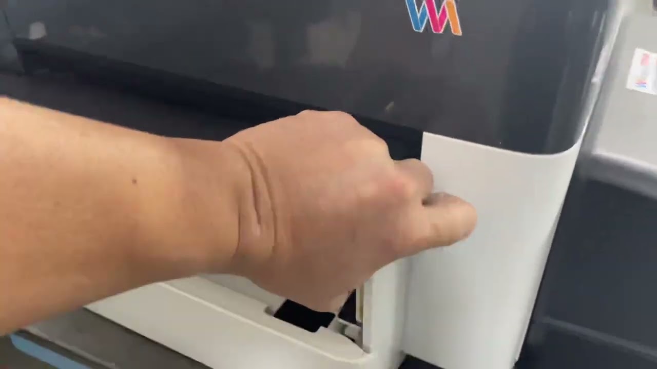 Hp 7740 dica b&aacute;sica de como remover papel atolado na passagem do papel !