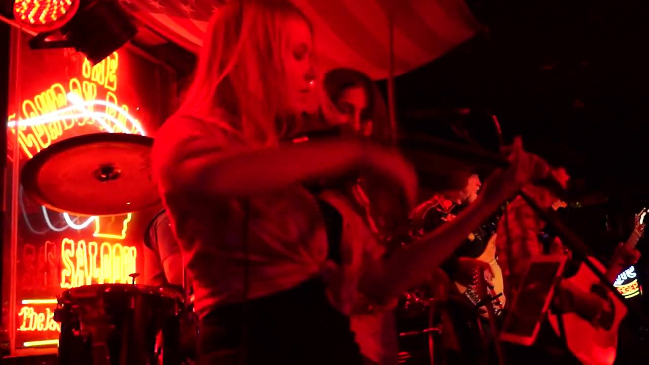 Lacy Rostyak plays Devil Went Down to Georgia HD
