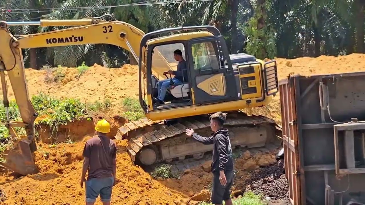 EVAKUASI- tangan besi duet trailer penarikan ditikungan