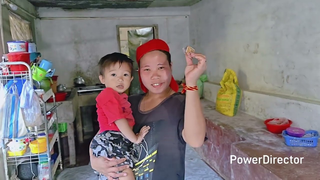 Krismas pual thilpek..Pu Chhana te nupa chungah kan lawm e