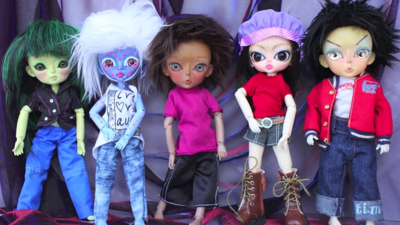 Custom dolls Hujoo and Pullip Family