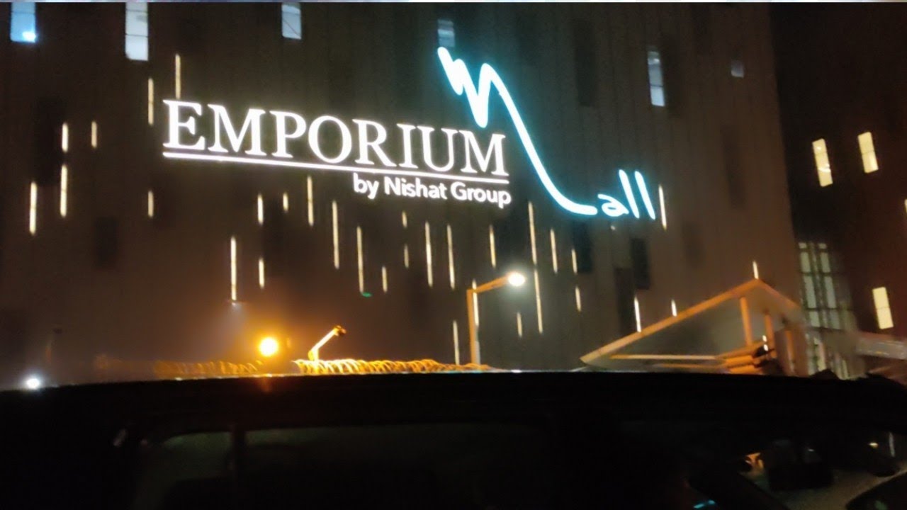 Pakistan Largest Shopping Mall Lahore || Emporium Mall Lahore || Virtual Walking Tour ||   Shumaila