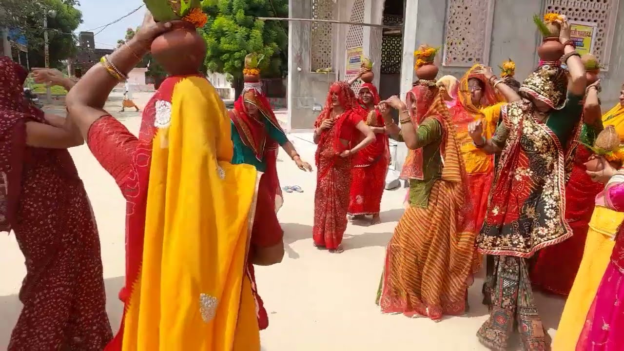 कलश यात्रा// beautiful dance in kalash yatra at jaipur #urvichoudhary #jaipur #rajasthani 
