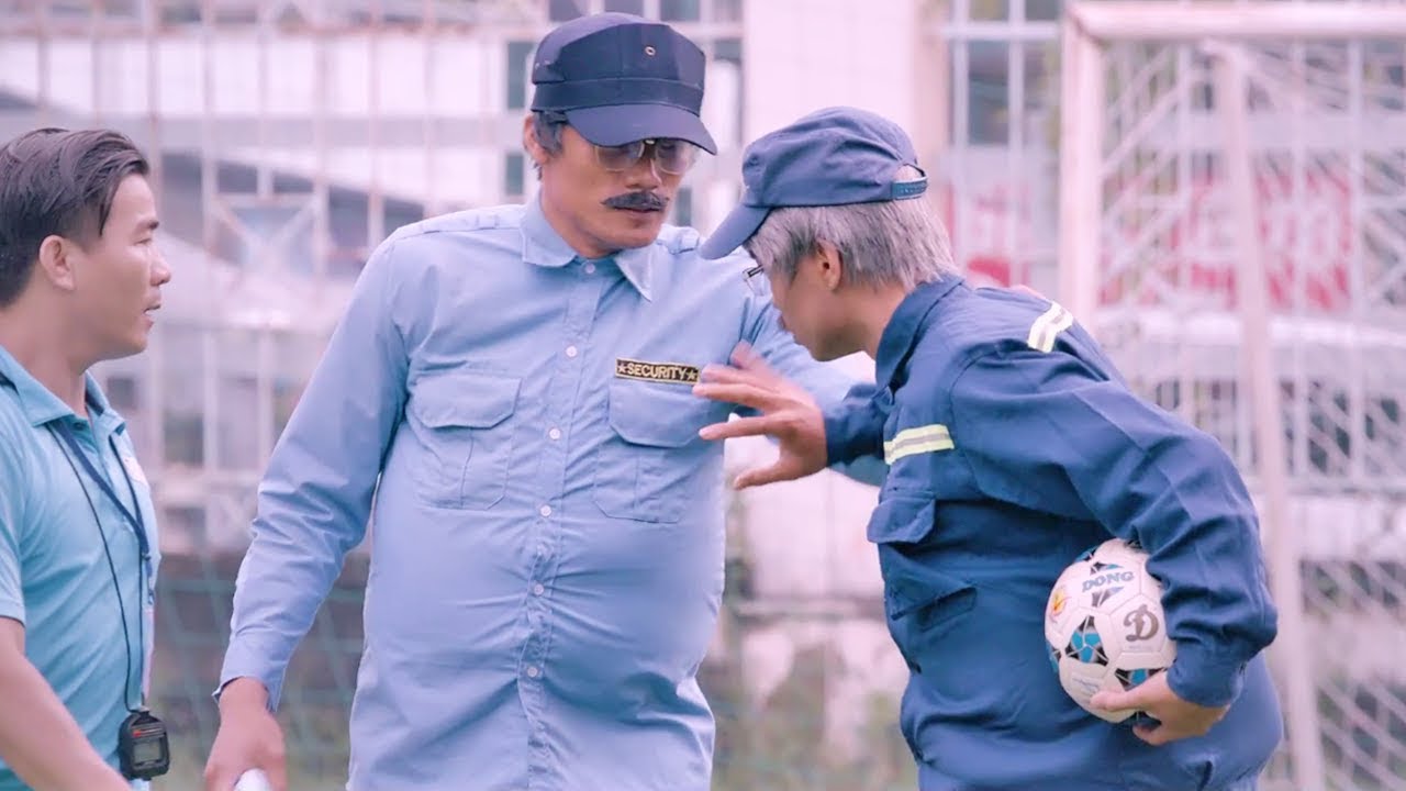 Màn trình diễn bóng đá 