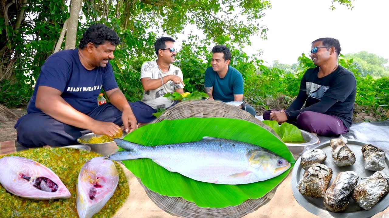 দারুন স্বাদে কুমড়ো পাতায় ইলিশ পোড়া রান্না করে জমিয়ে খাওয়াদাওয়া | Kumro patay Ilish pora recipe