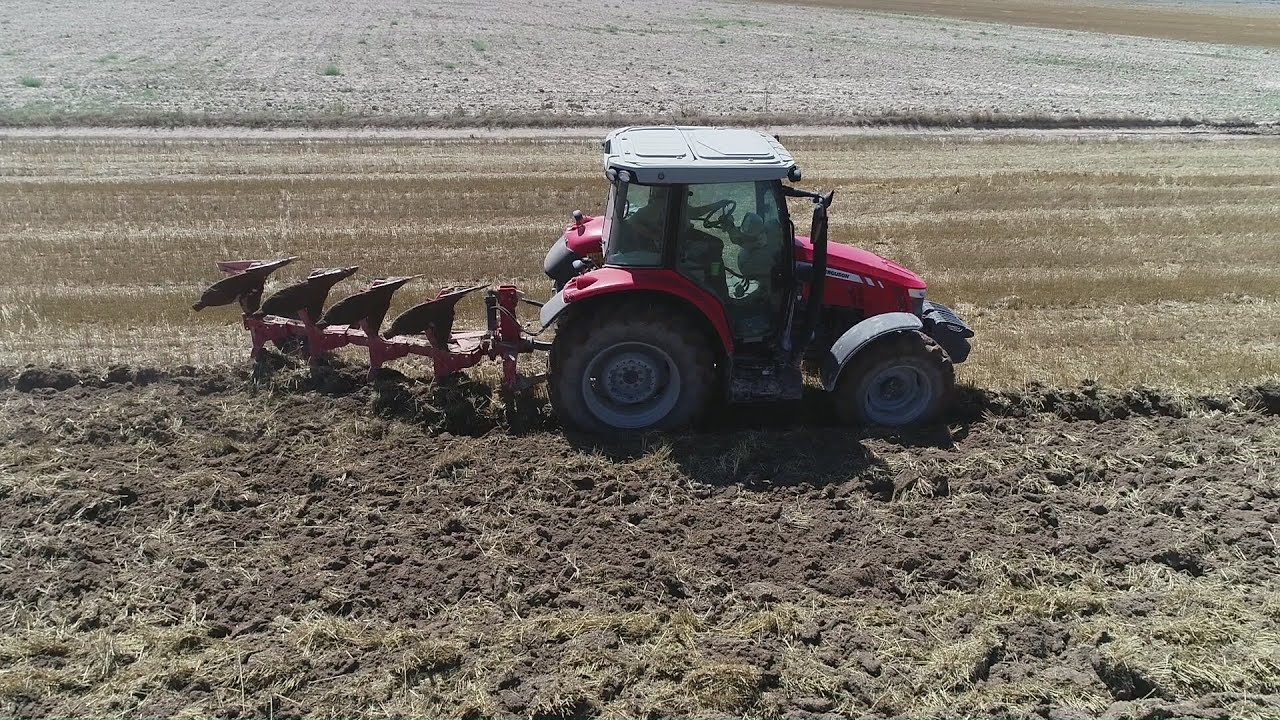 KÖYLÜ KIZI NADASTA MASSEY FERGUSON 5611