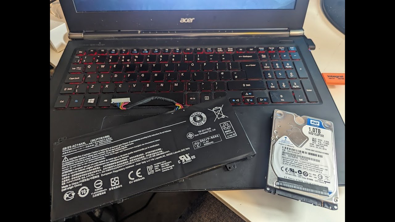 Acer Aspire V Nitro battery and Hard drive replacement guide