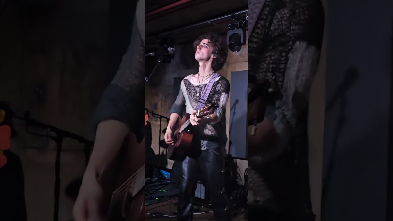 Hurt (Cover Johnny Cash) - Mehro Live The Lower Third