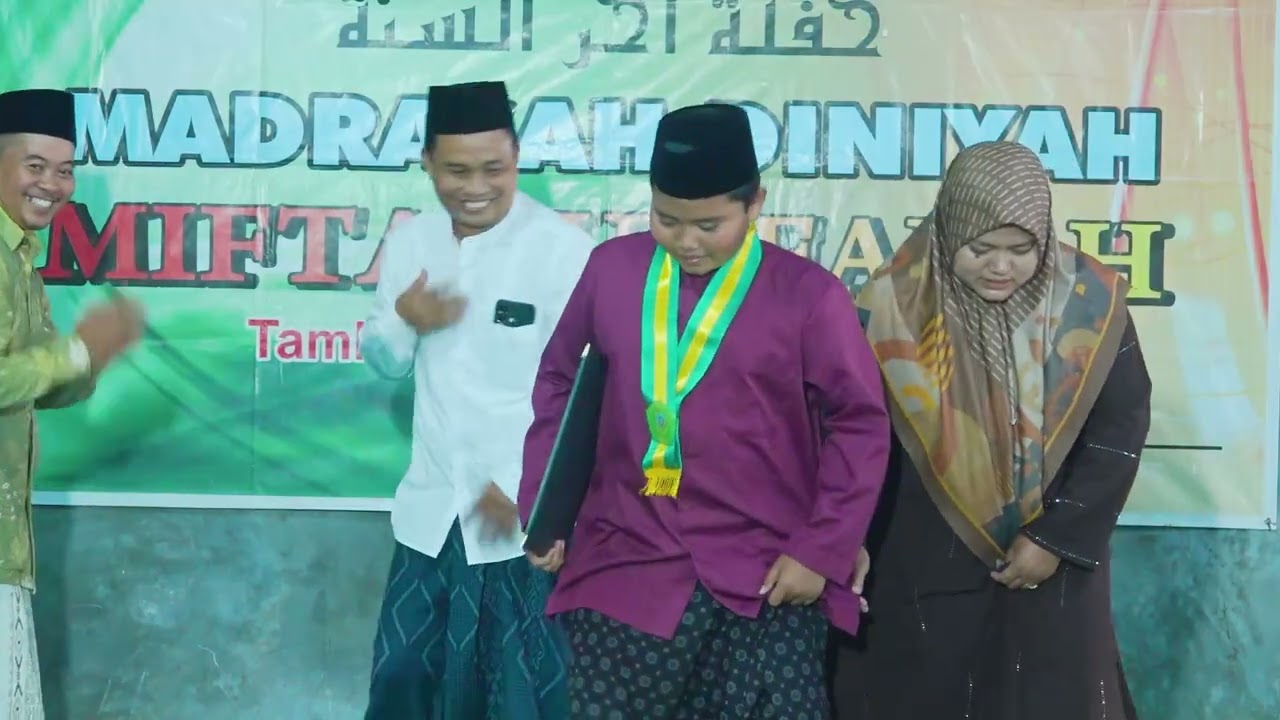08 PROSESI PENYERAHAN IJAZAH -  Haflah Akhirussanah MaDiN Miftahul Falah - Tambahmulyo 8 FEB  2026