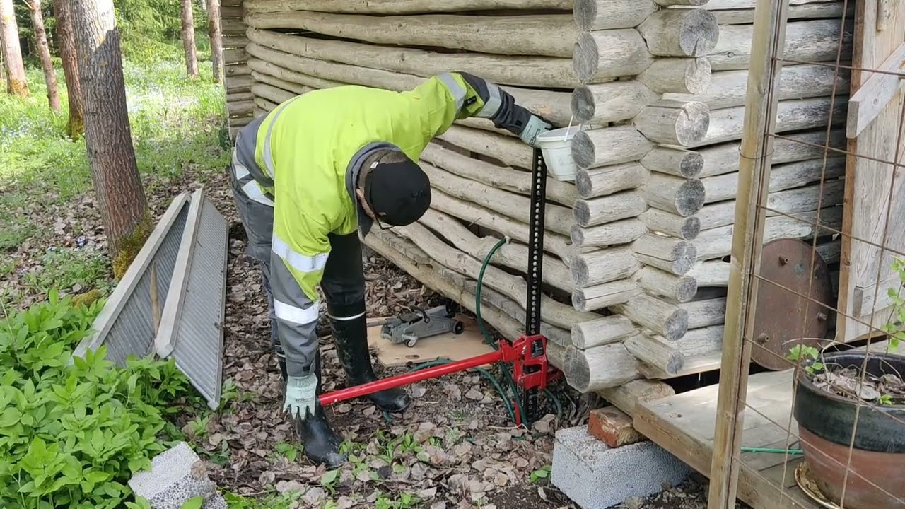 HARKKOPERUSTUS PETTI, RAKENNUKSEN NOSTO TUNKILLA..