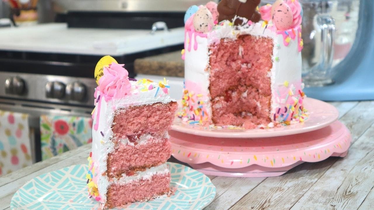 COMO HACER BIZCOCHO DE FRESA DECORADO PARA EASTER | Belkis Cakes