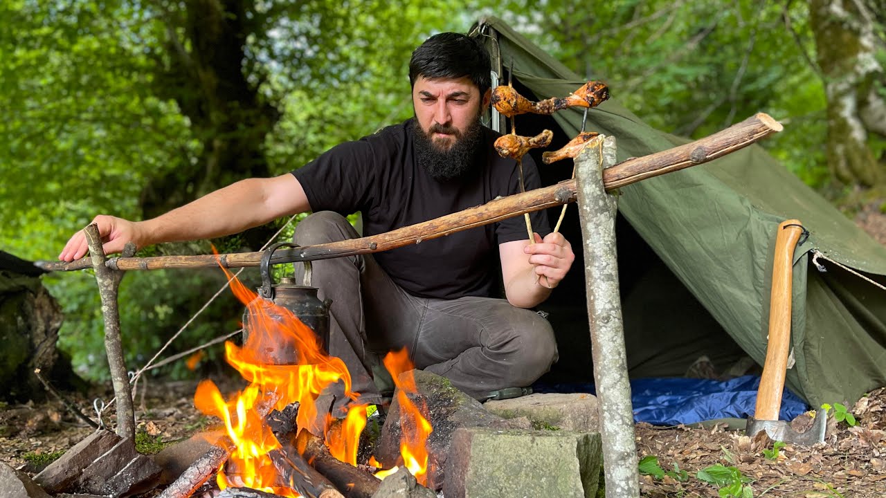 AMAZING NIGHT IN A SOLO TENT CAMPING! - COOKING CRISPY CHICKEN LEGS ON A CAMPFIRE